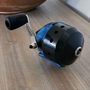 Shakespeare Reverb Spincast Fishing Reel - Blue NWOT New Without Tag